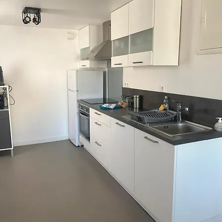Lejlighed Grand T2 Centre-Ville, Calme, Lumineux Et Spacieux, 1 Chambre, 1 A 5 Pers, Climatisation, Wifi, Parking Libre Et Gratuit