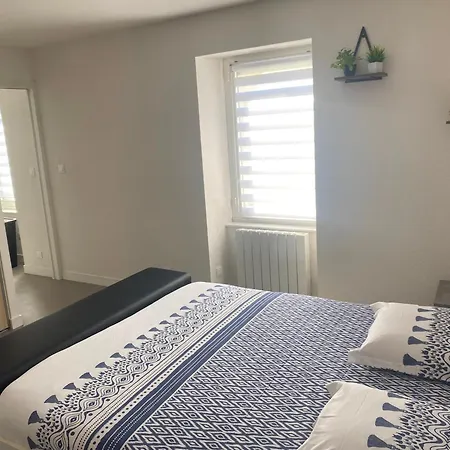 Grand T2 Centre-Ville, Calme, Lumineux Et Spacieux, 1 Chambre, 1 A 5 Pers, Climatisation, Wifi, Parking Libre Et Gratuit Lorient