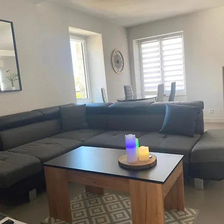 Grand T2 Centre-Ville, Calme, Lumineux Et Spacieux, 1 Chambre, 1 A 5 Pers, Climatisation, Wifi, Parking Libre Et Gratuit